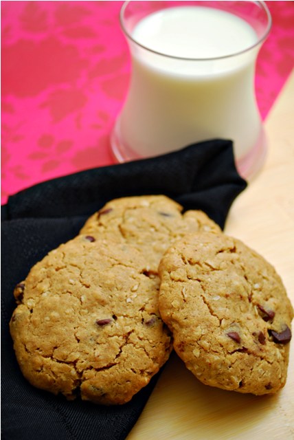 Delicious cookies, waiting to be dunked